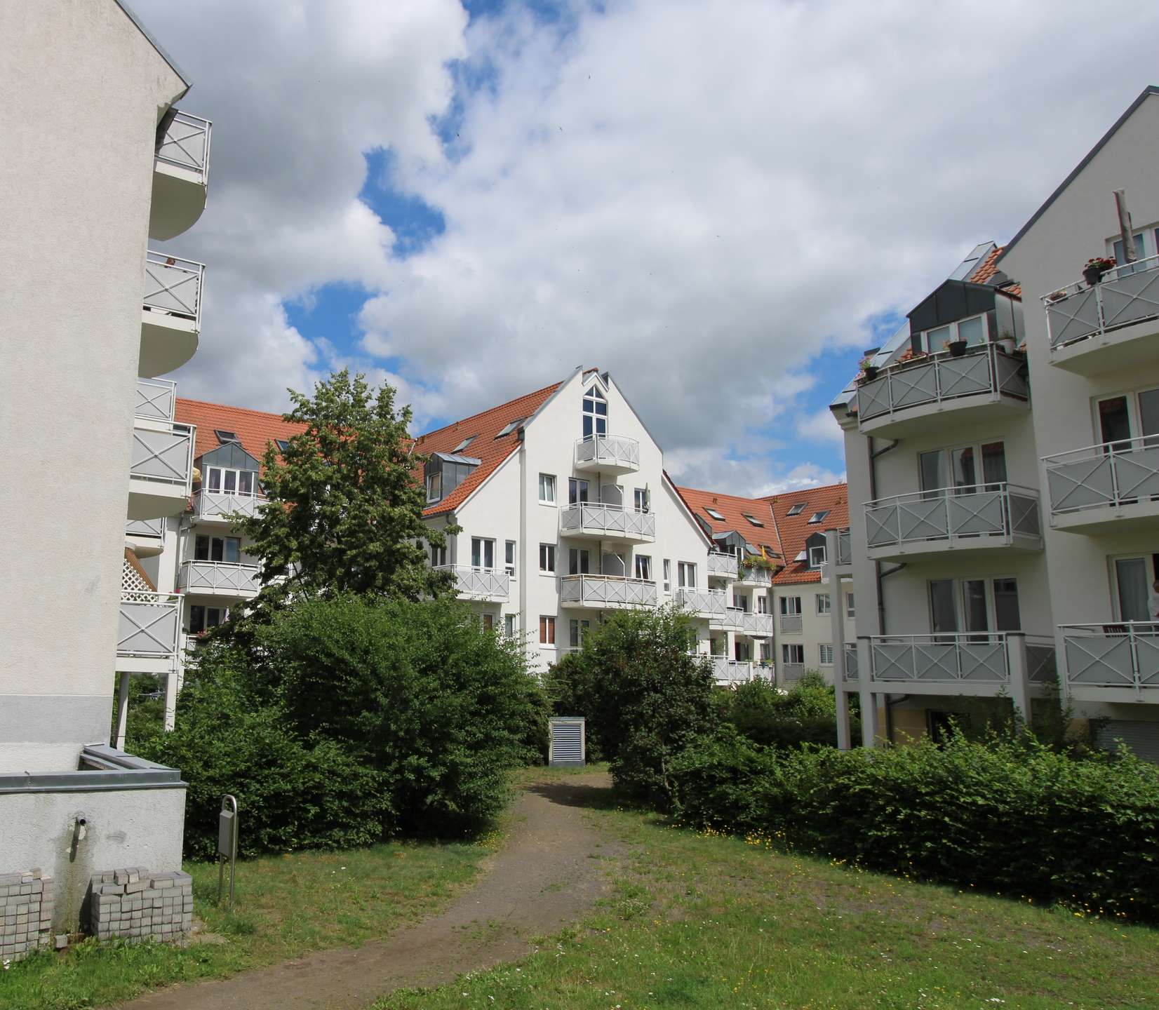 Nachbarschaftsbebauung Hinterhof