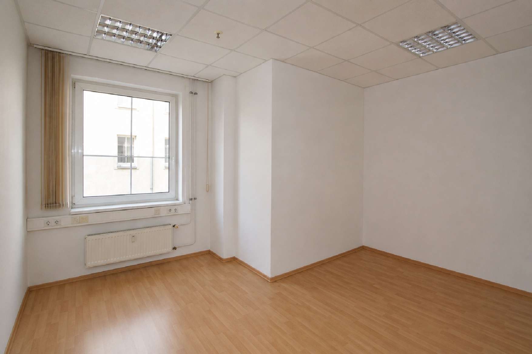 Büro (mit Referenzboden)