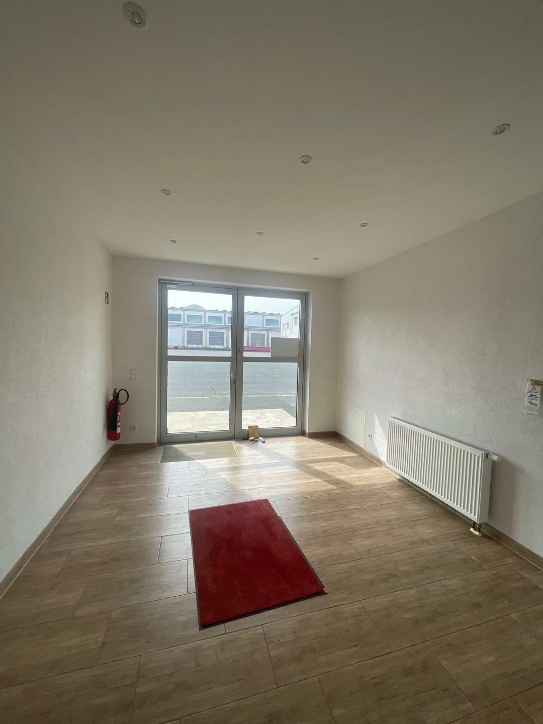 Eingangsbereich Bürogebäude, Machern (Machern)