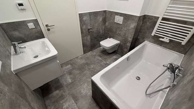 Bad mit Wanne1, Leipzig (Gohlis-Süd)