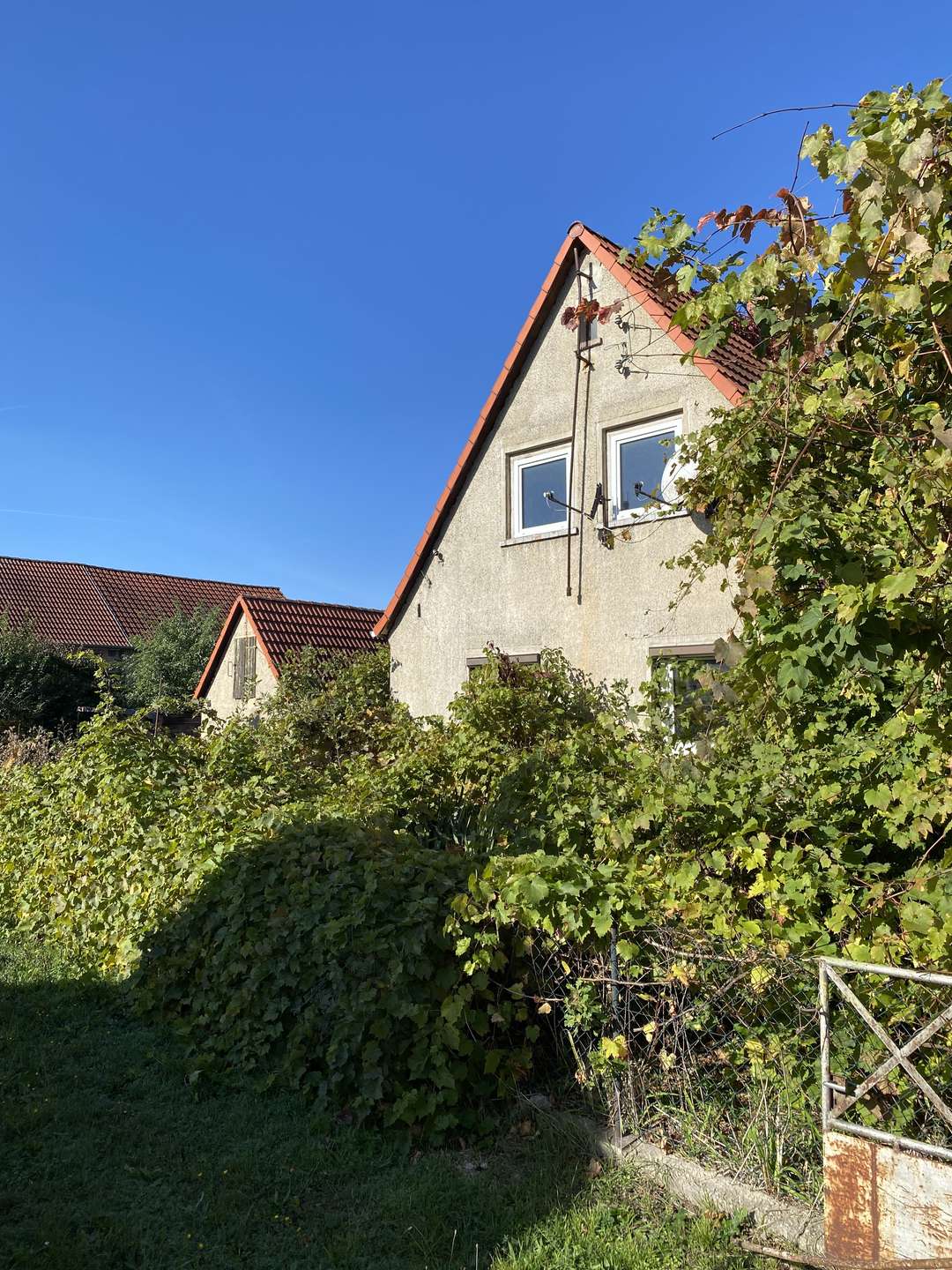 Blick von der Straßeseite, Teutschenthal (Teutschenthal)