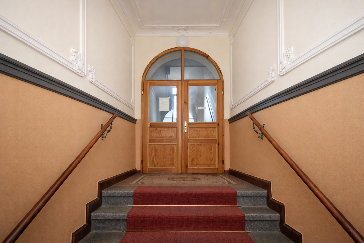 Eleganter Treppenaufgang, Leipzig (Schleußig), Schnorrstraße 31