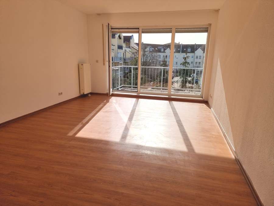 Wohnzimmer mit Balkon, Leipzig (Lindenthal)