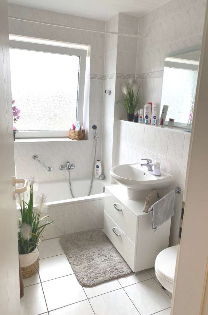 Tageslichtbad mit Badewanne, Leipzig (Lindenthal)