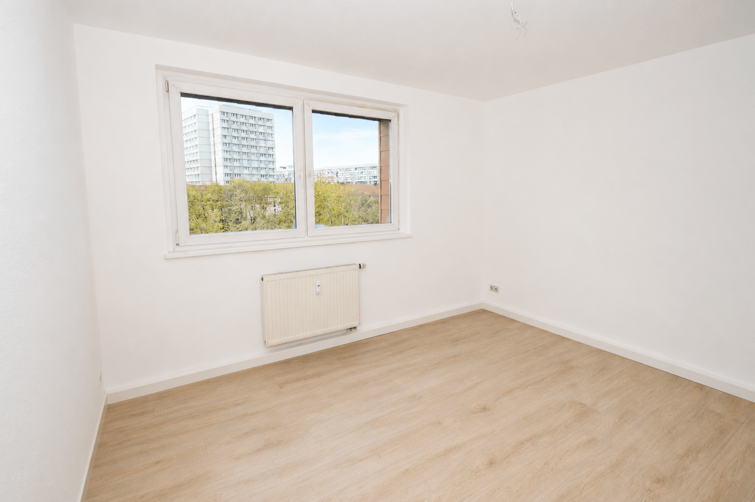 Zimmer 1, Erfurt (Krämpfervorstadt), Stauffenbergallee 44